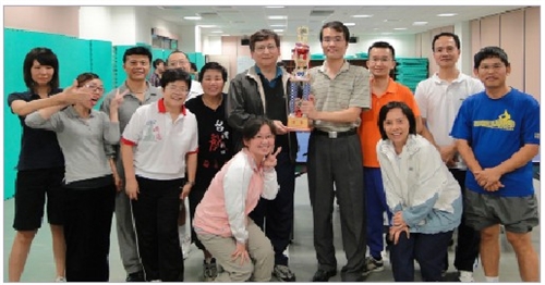 師生桌球賽資創通訊一奪團體冠軍