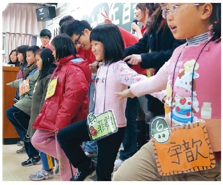 17服務隊下鄉 溫暖偏鄉學子的心