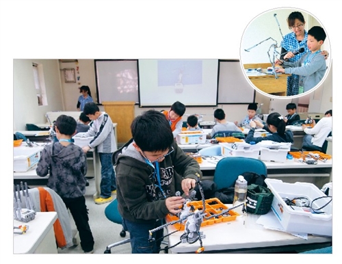 成教部機器人班  寒假加梯次帶小朋友玩翻