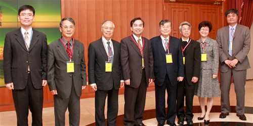 99學年品管圈競賽 持續改善 發揮創意