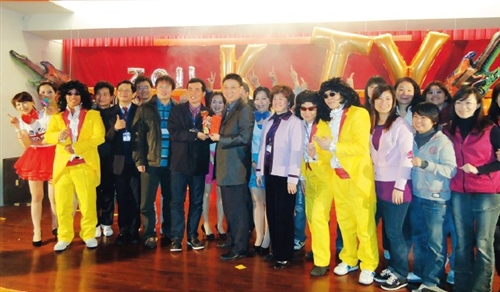 EMBA卡拉OK賽 管科碩專一團體奪冠 商學碩專二邱忠正第1