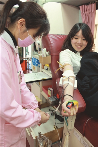 同學響應捐血做愛心