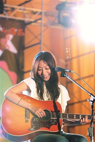 忘春瘋演唱會 陳綺貞 旺福魅力四射