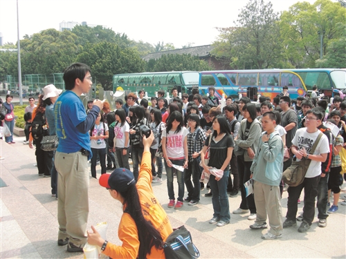 林園高中師生來校　學長姐親切談校園點滴