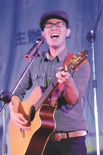 金韶獎全國競歌 日文三　顏靜萱　資傳三　林易祺　橫奪三大獎