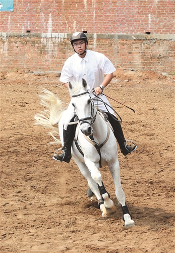 2011全國大專盃馬術錦標賽  本校戰績輝煌