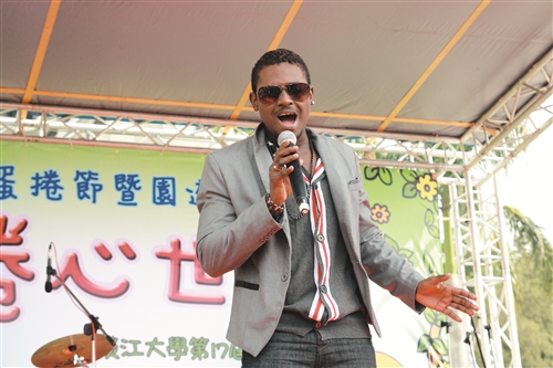 國企三克羅德全心投入表演之中。    （攝影／梁琮閔）