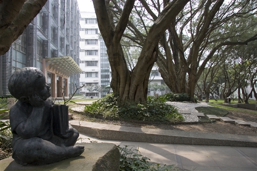 外國語文大樓外觀-03