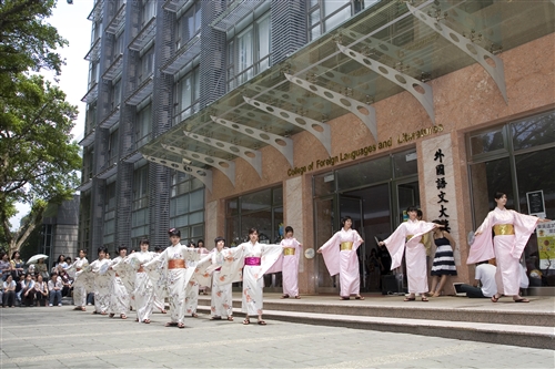 外國語文大樓外觀-06