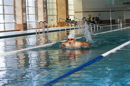 紹謨紀念游泳館內景-06