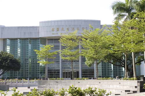 紹謨紀念游泳館外觀-01