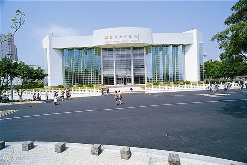 紹謨紀念游泳館外觀-08