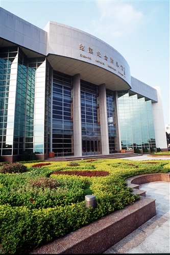 紹謨紀念游泳館外觀-09