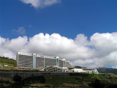 建邦教學大樓與宿舍全景