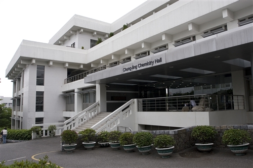 鍾靈化學館外觀-02