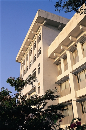 鍾靈化學館外觀-03