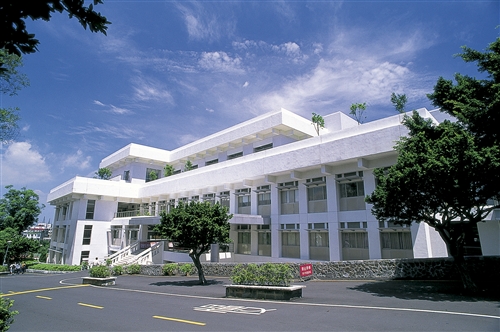 鍾靈化學館外觀-07