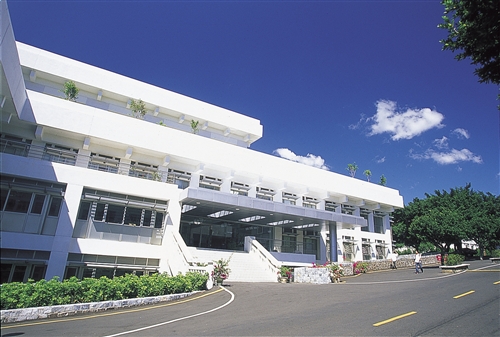 鍾靈化學館外觀-08