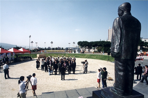 驚聲銅像廣場-07