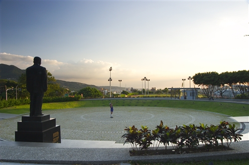 驚聲銅像廣場-08